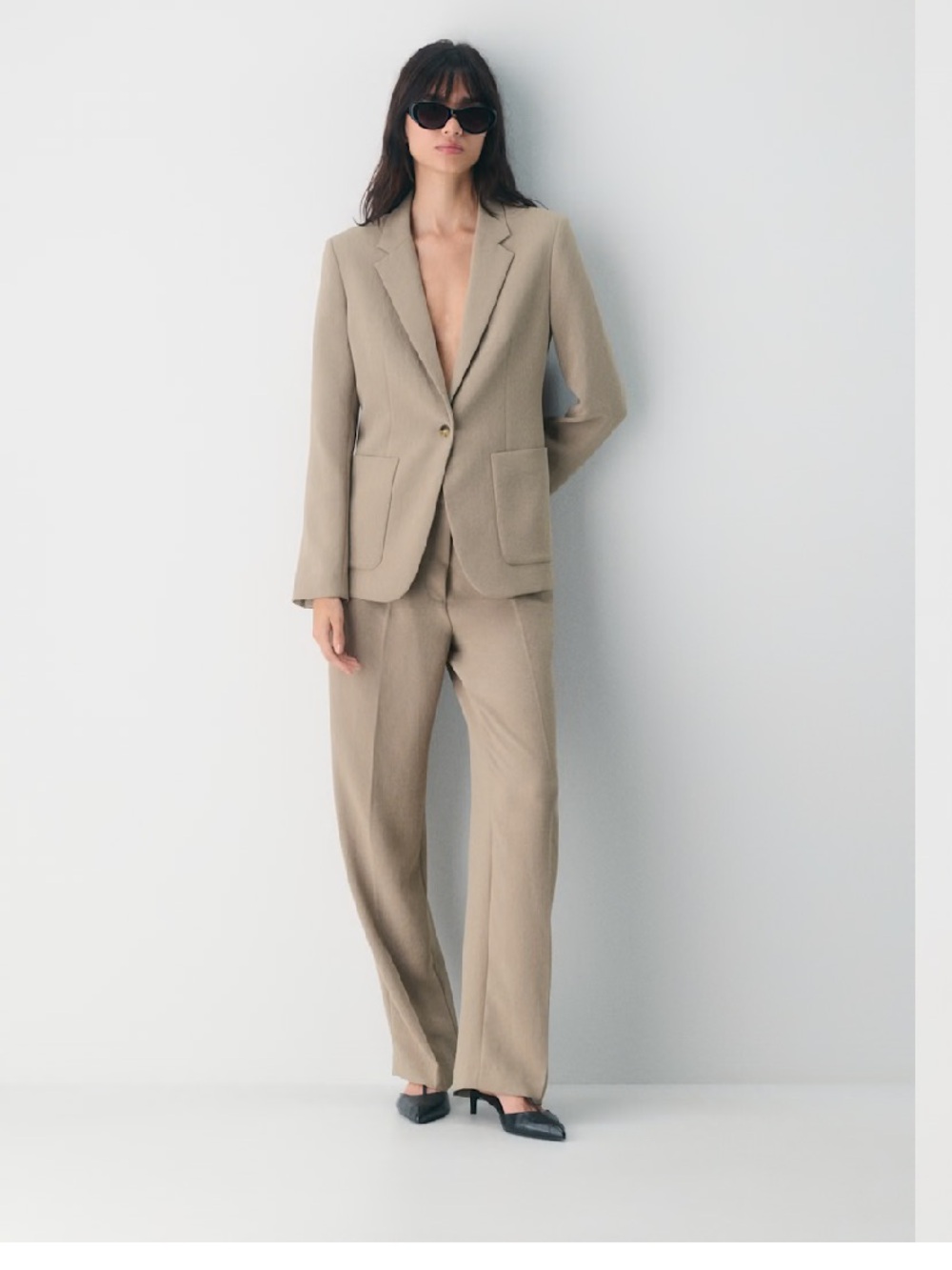 Aritzia Effortless  Wide-Leg Trousers Nomad Taupe